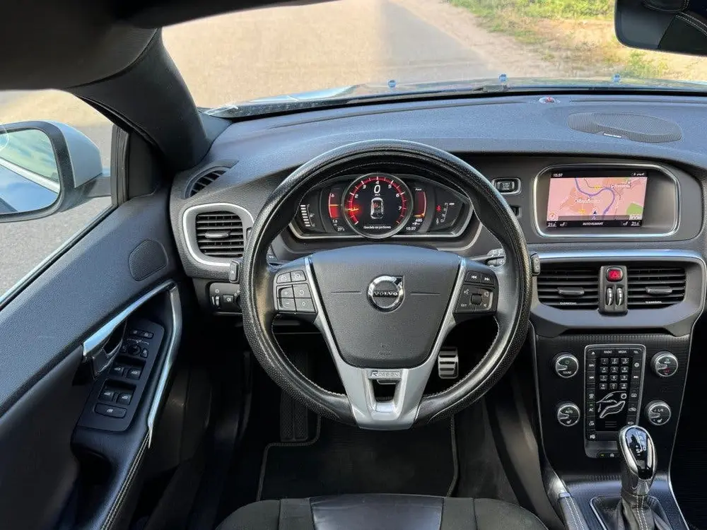 Volvo V40 1.5 T3 POLAR+ SPORT R-Design Standkachel Panodak T uit 2019, foto 11