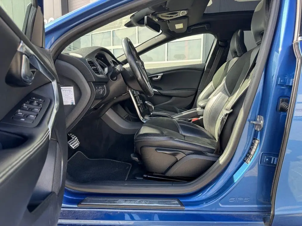 Volvo V40 1.5 T3 POLAR+ SPORT R-Design Standkachel Panodak T uit 2019, foto 12