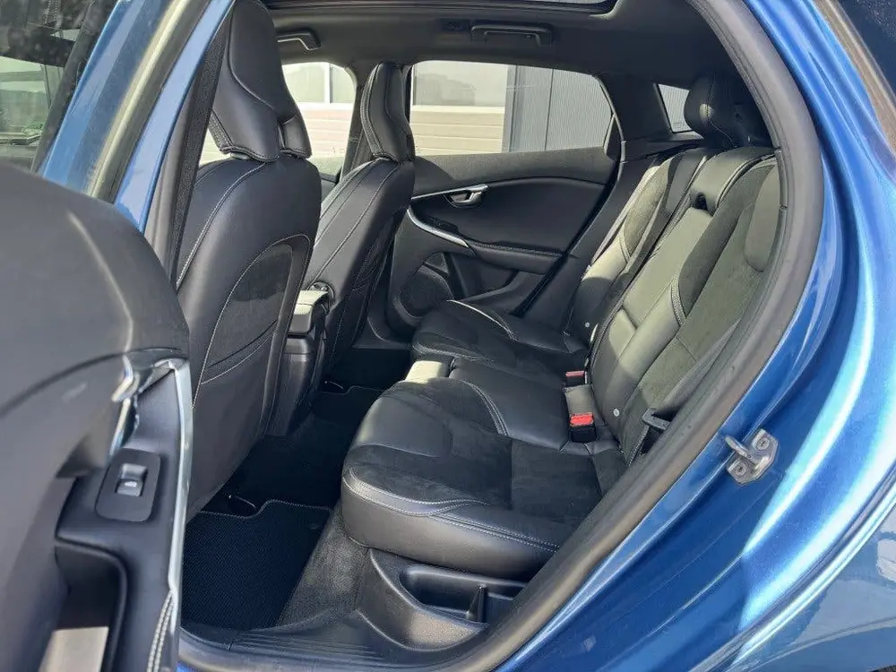 Volvo V40 1.5 T3 POLAR+ SPORT R-Design Standkachel Panodak T uit 2019, foto 13