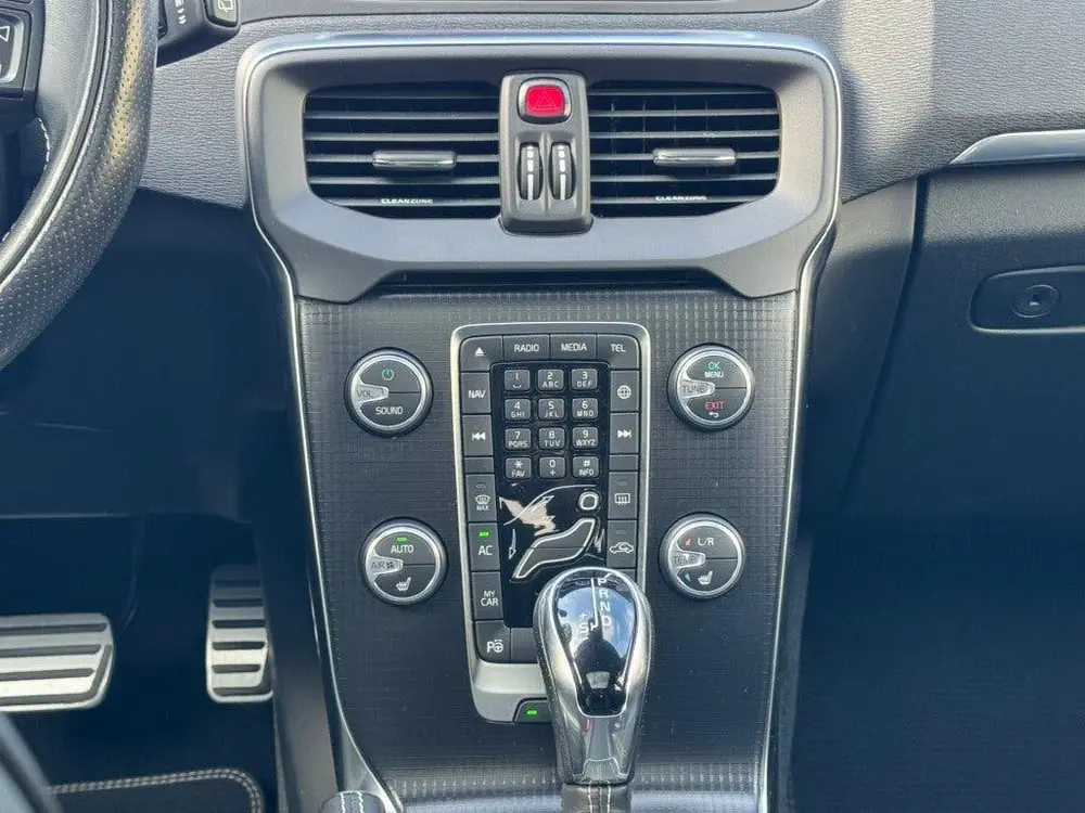 Volvo V40 1.5 T3 POLAR+ SPORT R-Design Standkachel Panodak T uit 2019, foto 16