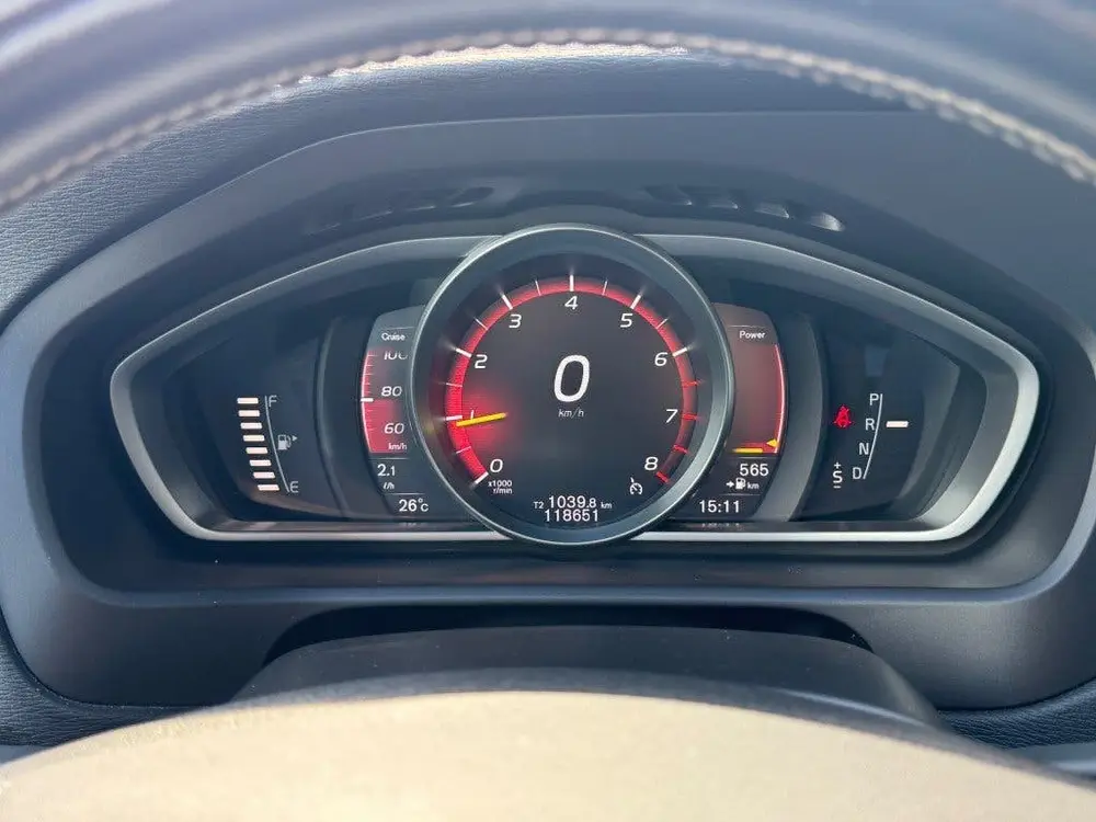 Volvo V40 1.5 T3 POLAR+ SPORT R-Design Standkachel Panodak T uit 2019, foto 19