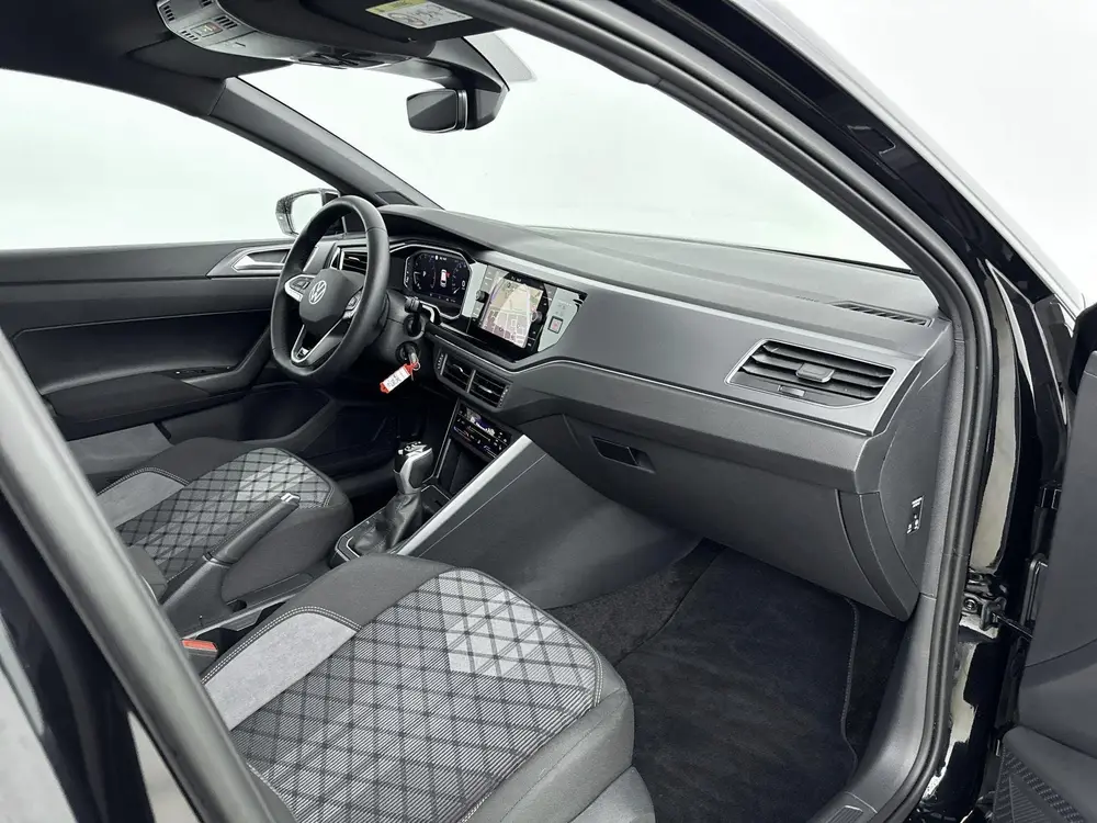 Volkswagen Polo 1.0 TSI R-Line Edition | 18 Inch Zwarte Velg uit 2025, foto 17