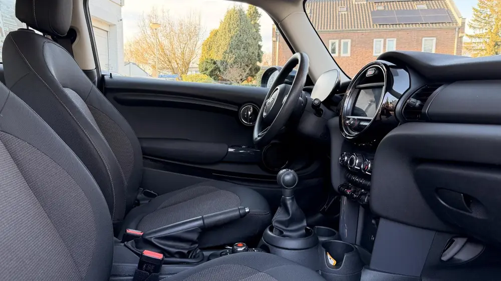 Mini One 1.5 One Pepper uit 2021, foto 12