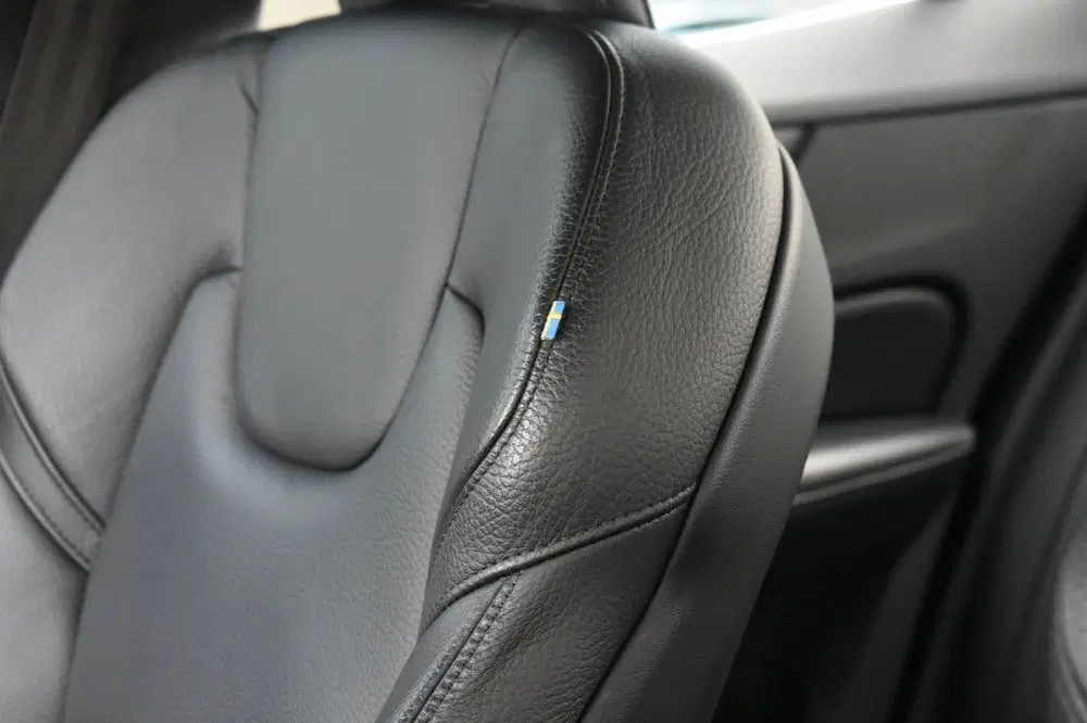 Volvo S60 B4 197pk Plus Dark uit 2022, foto 16