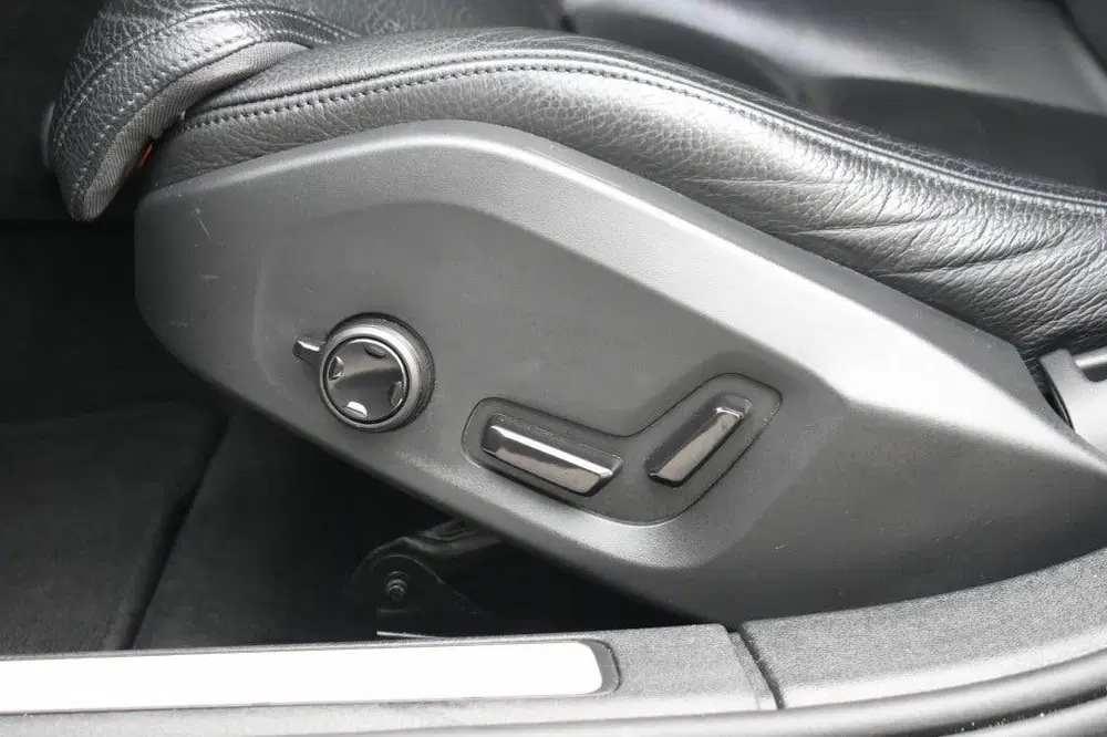 Volvo S60 B4 197pk Plus Dark uit 2022, foto 18