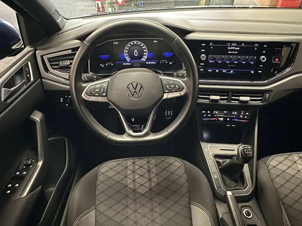 Volkswagen Taigo 1.0 TSI R-LINE EDITION VIRTUAL COCKPIT STOE uit 2023, foto 13