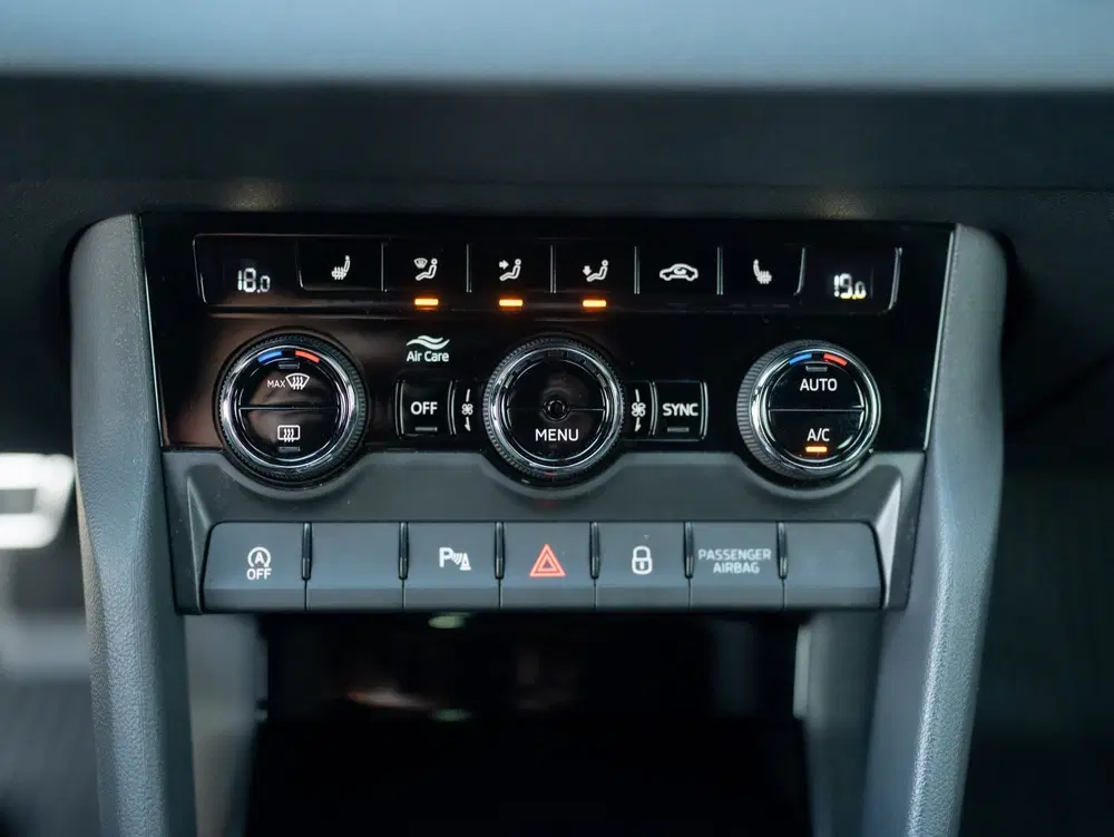 Skoda Karoq 1.5 TSI ACT Sportline Business uit 2025, foto 16