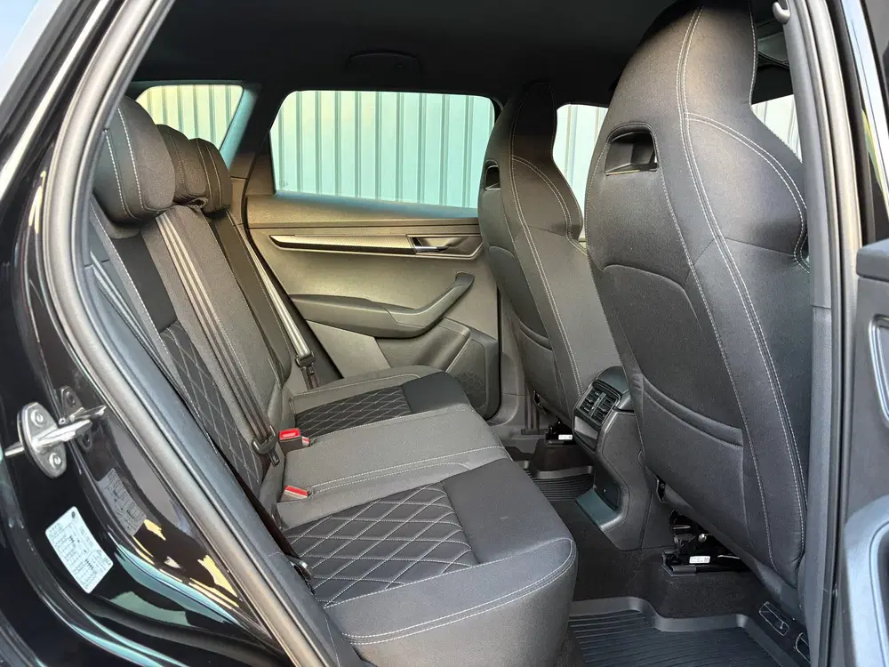 Skoda Karoq 1.5 TSI ACT Sportline Business uit 2025, foto 19