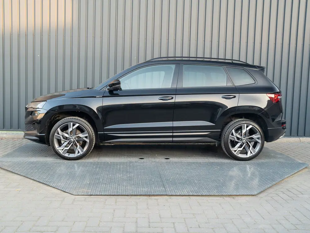 Skoda Karoq 1.5 TSI ACT Sportline Business uit 2025, foto 3