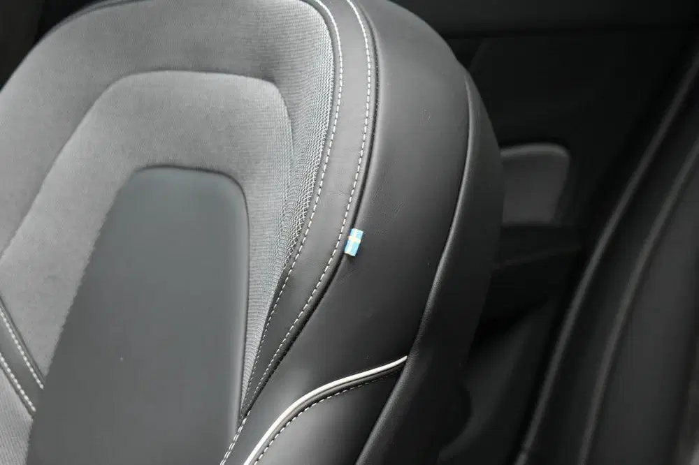 Volvo V60 T8 455Pk AWD Plus Dark uit 2026, foto 16