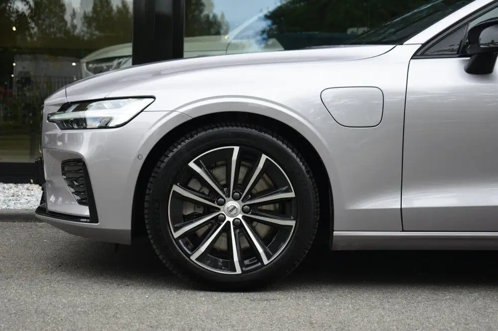 Volvo V60 T8 455Pk AWD Plus Dark uit 2026, foto 4