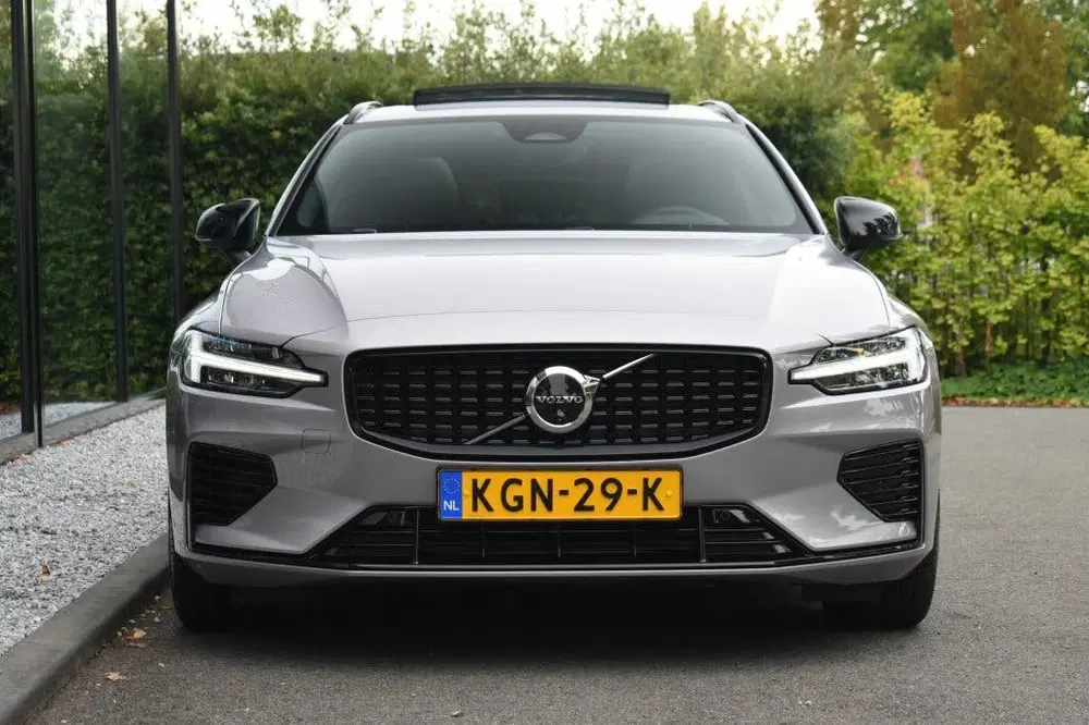 Volvo V60 T8 455Pk AWD Plus Dark uit 2026, foto 6