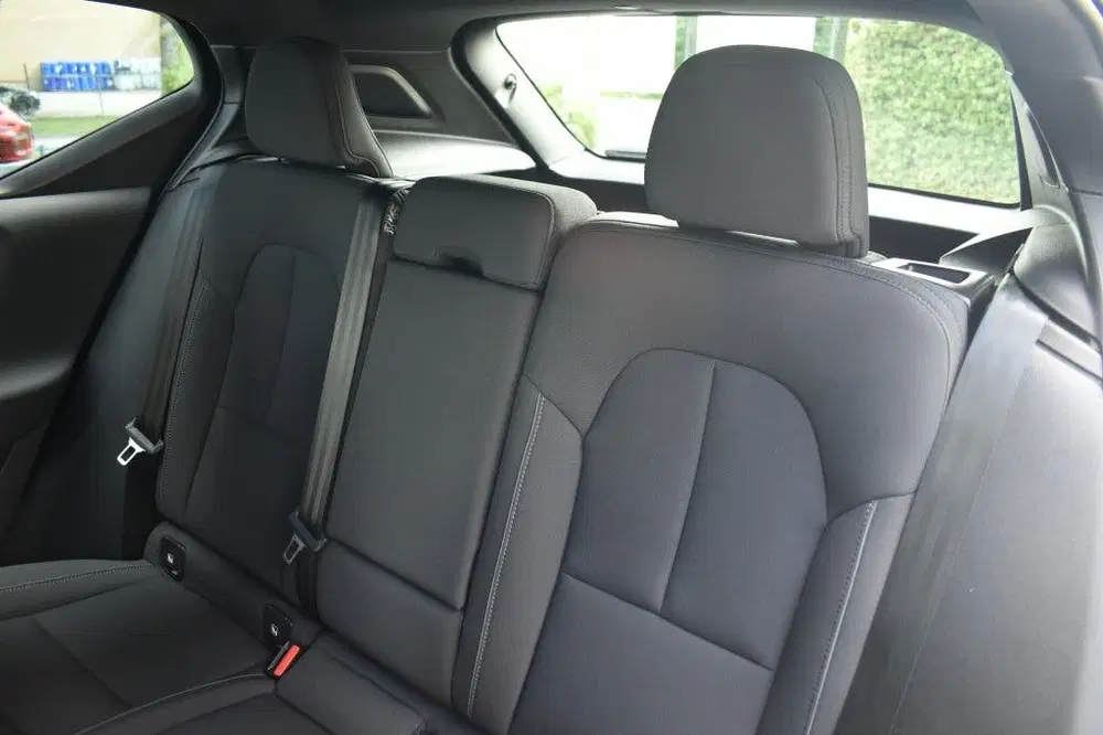 Volvo EX40 Extended Range Plus 252Pk uit 2025, foto 18