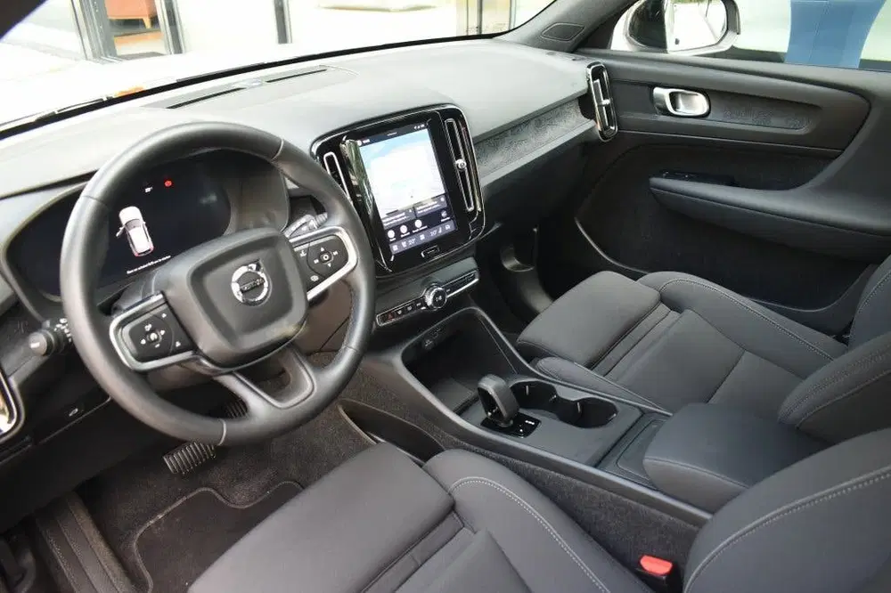Volvo EX40 Extended Range Plus 252Pk uit 2025, foto 3