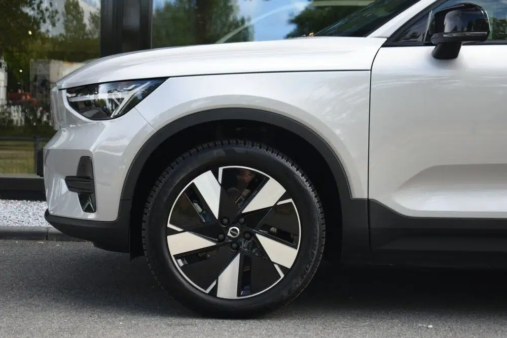 Volvo EX40 Extended Range Plus 252Pk uit 2025, foto 5