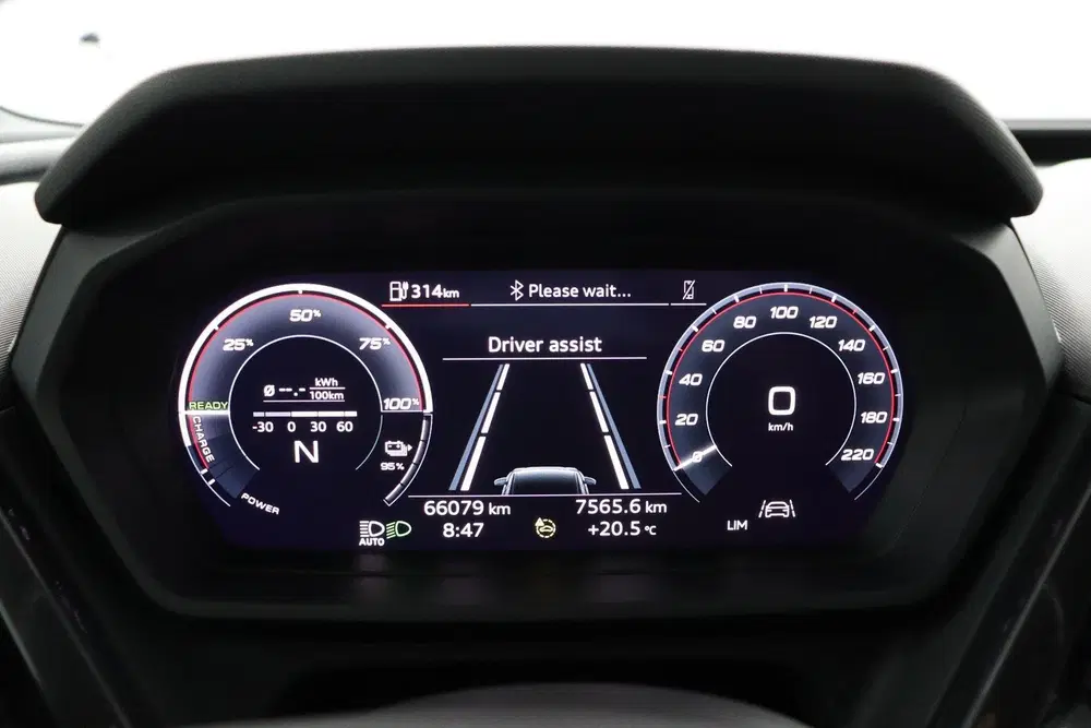 Audi Q4 e-tron 35 Launch edition 55 kWh uit 2021, foto 11