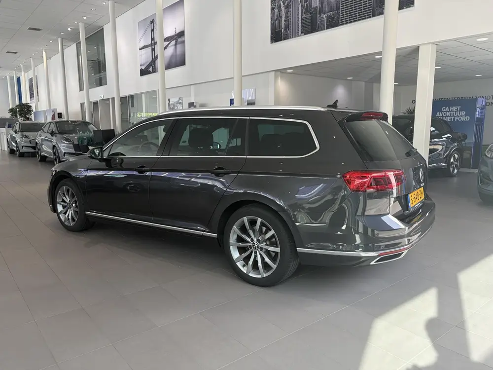 Volkswagen Passat Variant 1.4 TSI PHEV GTE Business uit 2023, foto 3