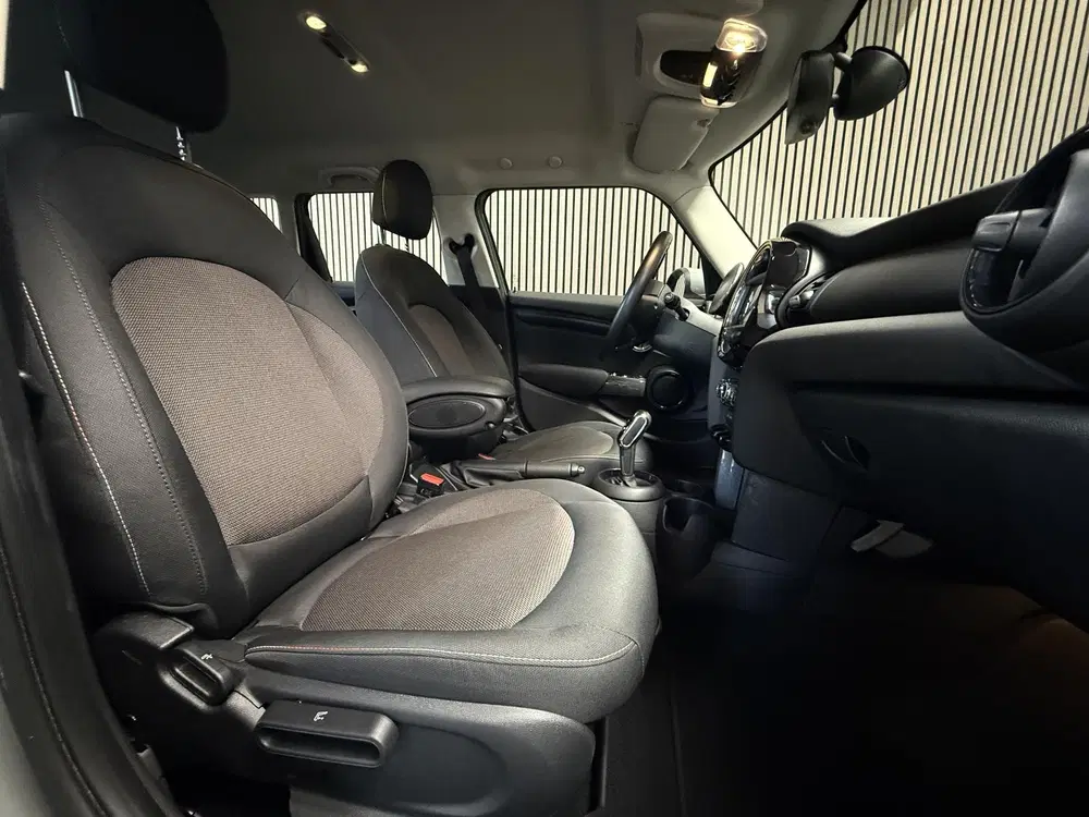 Mini Overig 1.5 Business Edition Automaat uit 2021, foto 17