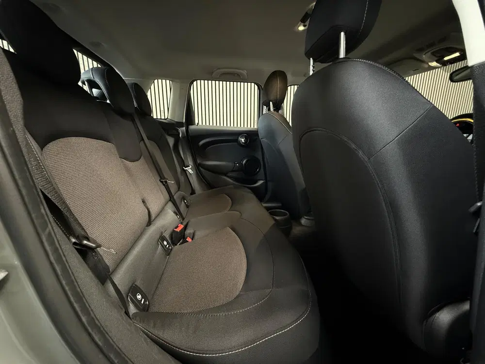 Mini Overig 1.5 Business Edition Automaat uit 2021, foto 18