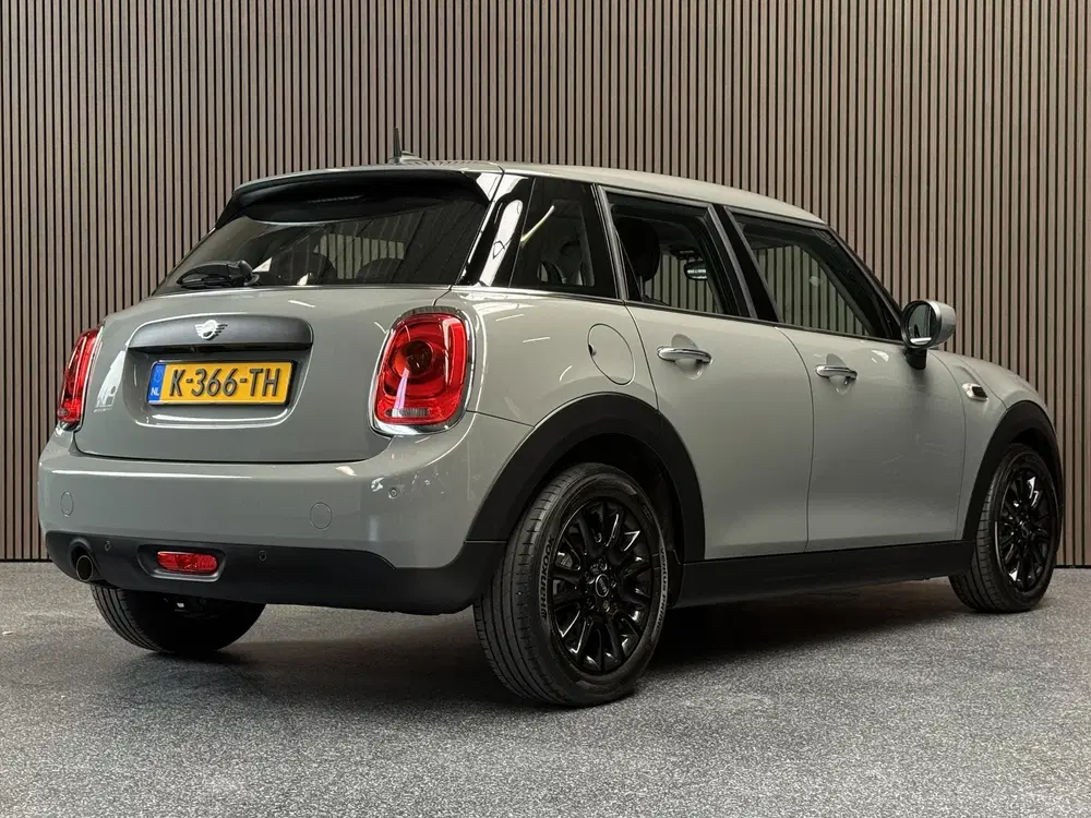 Mini Overig 1.5 Business Edition Automaat uit 2021, foto 2