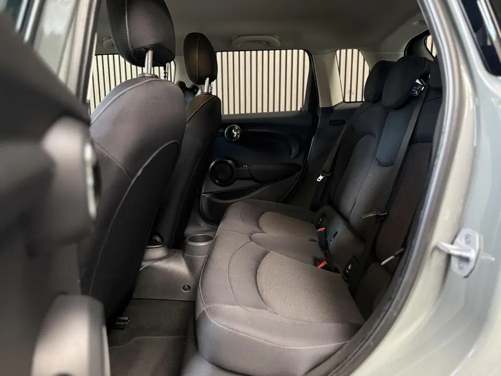 Mini Overig 1.5 Business Edition Automaat uit 2021, foto 6