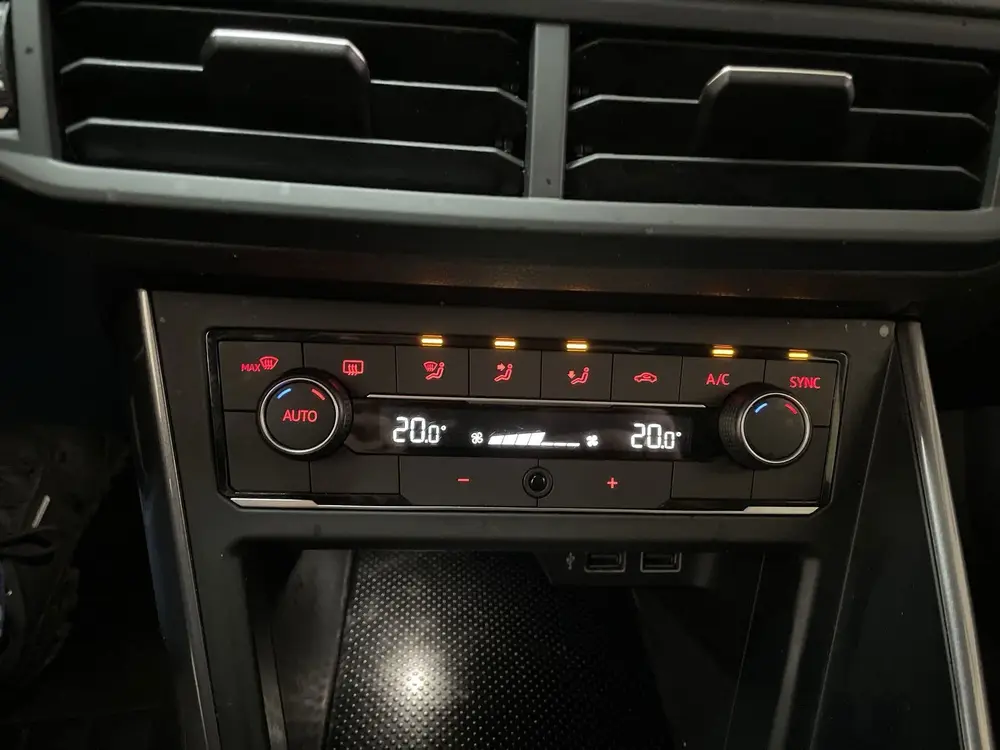 Volkswagen Polo 1.0 TSI Highline Climate Control Navigatie P uit 2021, foto 13