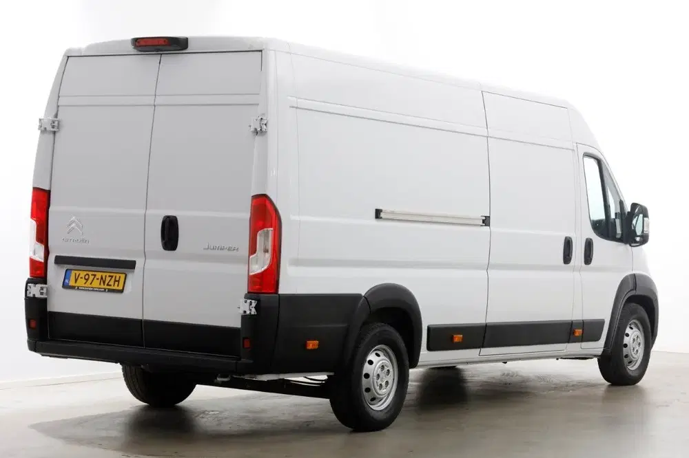 Citroën Jumper 2.2 BlueHDi 165pk L4H2 Airco uit 2024, foto 2