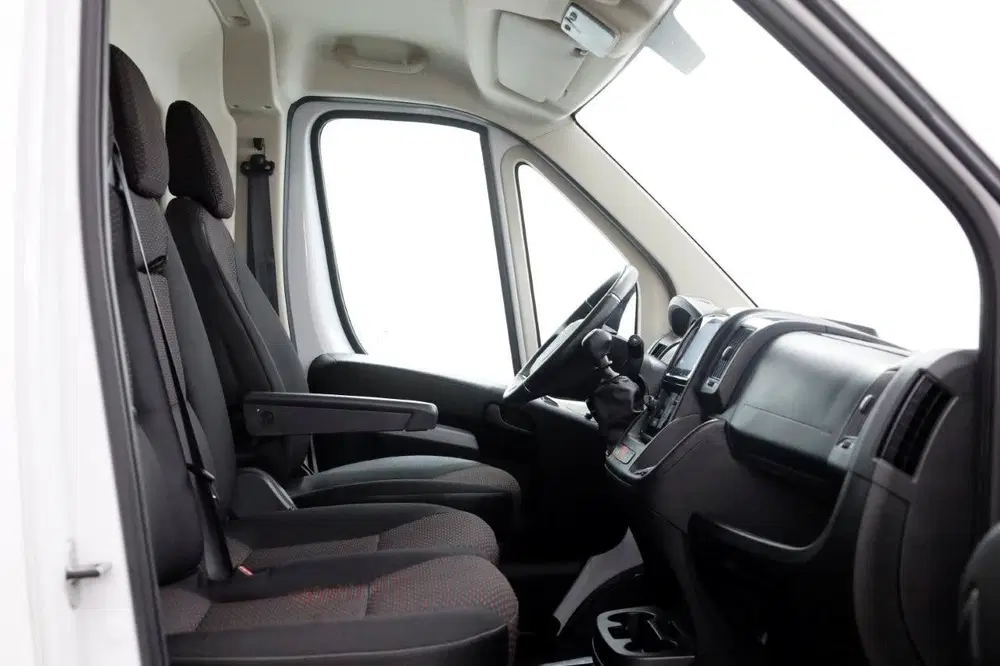 Citroën Jumper 2.2 BlueHDi 165pk L4H2 Airco uit 2024, foto 3