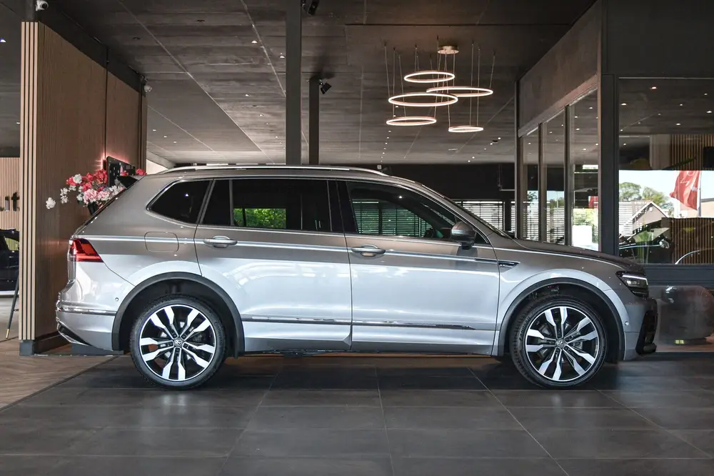 Volkswagen Tiguan Allspace 1.5 TSI R-Line, 7 persoons, Pano uit 2020, foto 7
