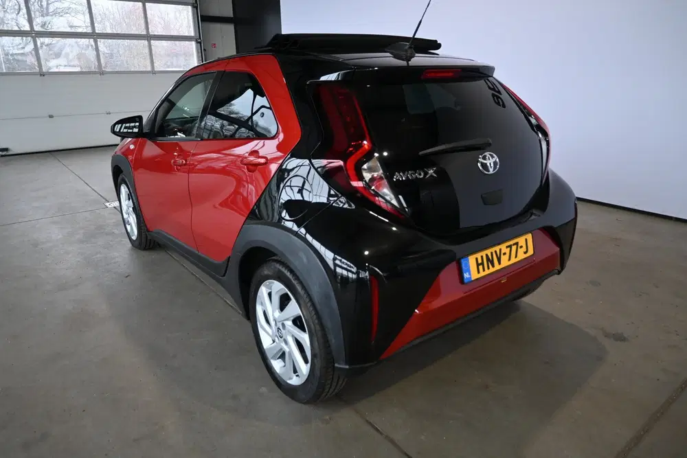 Toyota Aygo X 1.0 VVT-i MT Play Clima Carplay Panoramada uit 2022, foto 12