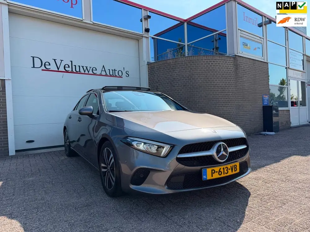 Mercedes-Benz A-Klasse 180 Business Solution Luxury|Cam|Pano uit 2022