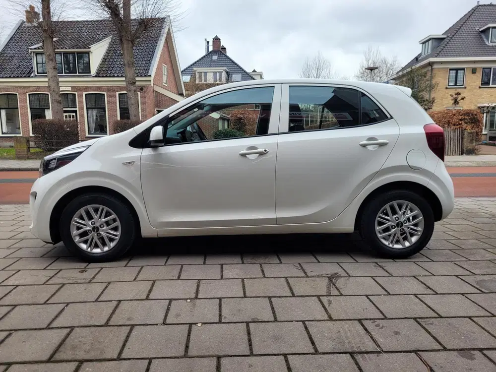 Kia Picanto 1.0 DPi DynamicLine uit 2022, foto 3