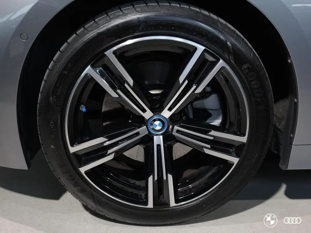 BMW 3-serie M SPORT uit 2022, foto 5