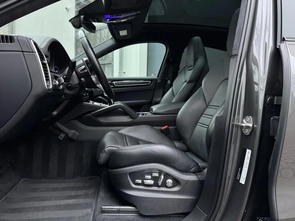 Porsche Cayenne Cayenne Coupé 3.0 E-Hybrid NAP Pano/Luchtvering/360 uit 2020, foto 7