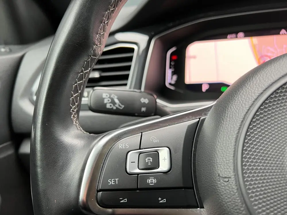 Volkswagen T-Roc 2.0 TSI 4-Motion 3x R-Line DSG Virtual/Pano uit 2019, foto 17