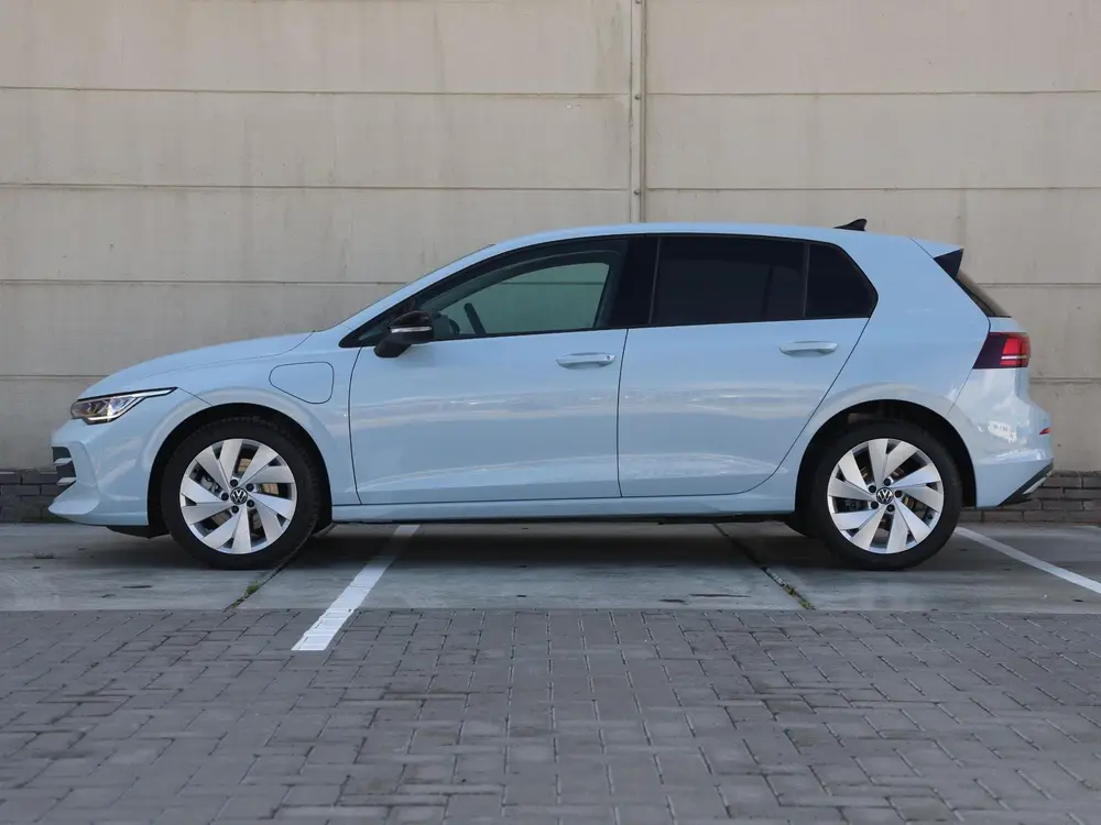 Volkswagen Golf 1.5 eHybrid Life Edition 204pk DSG | Navigat uit 2025, foto 11
