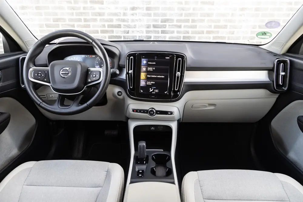 Volvo XC40 1.5 T3 Momentum Pro uit 2019, foto 2