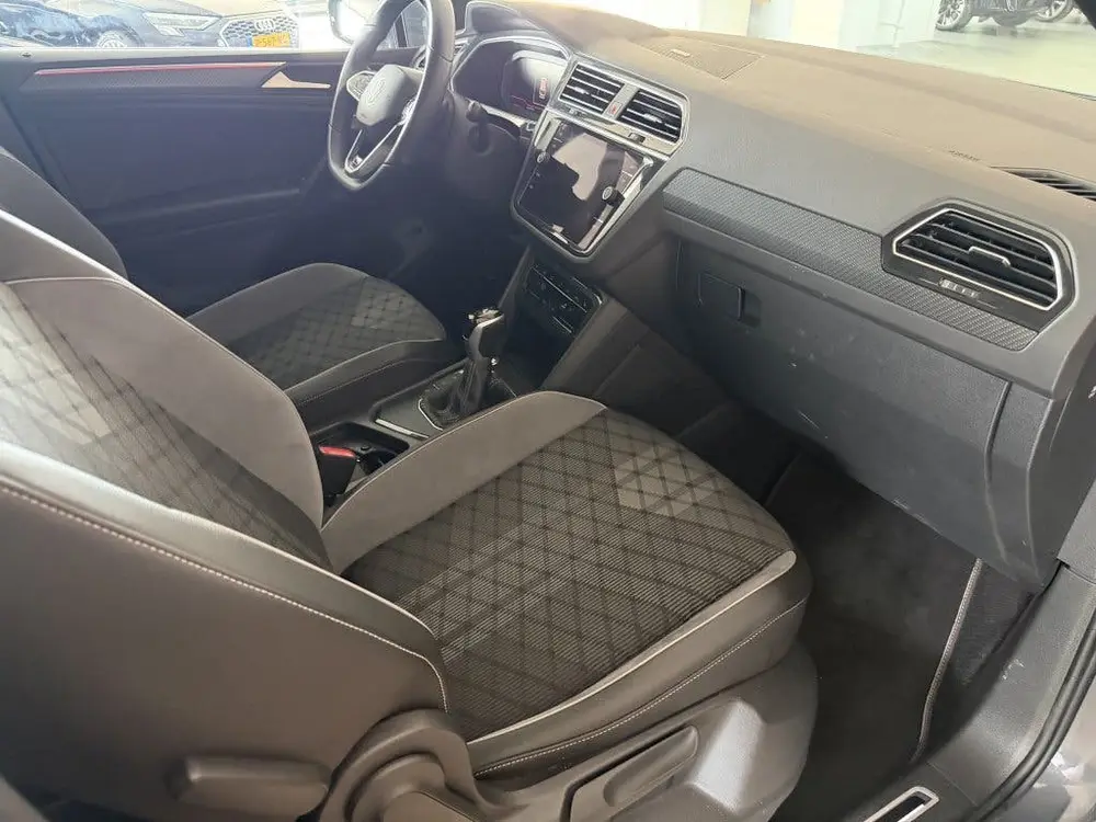 Volkswagen Tiguan 1.5 TSI R-Line Business (bj 2023) uit 2023, foto 3