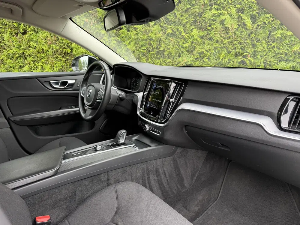 Volvo V60 B3 Momentum Advantage uit 2021, foto 10