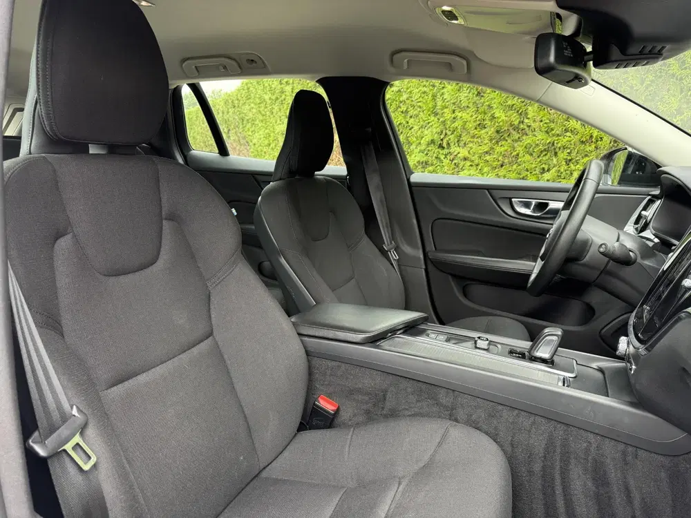 Volvo V60 B3 Momentum Advantage uit 2021, foto 11