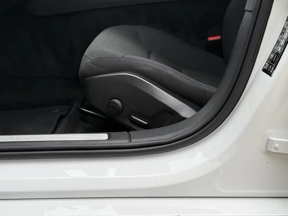 Volvo V60 B3 Momentum Advantage uit 2021, foto 12