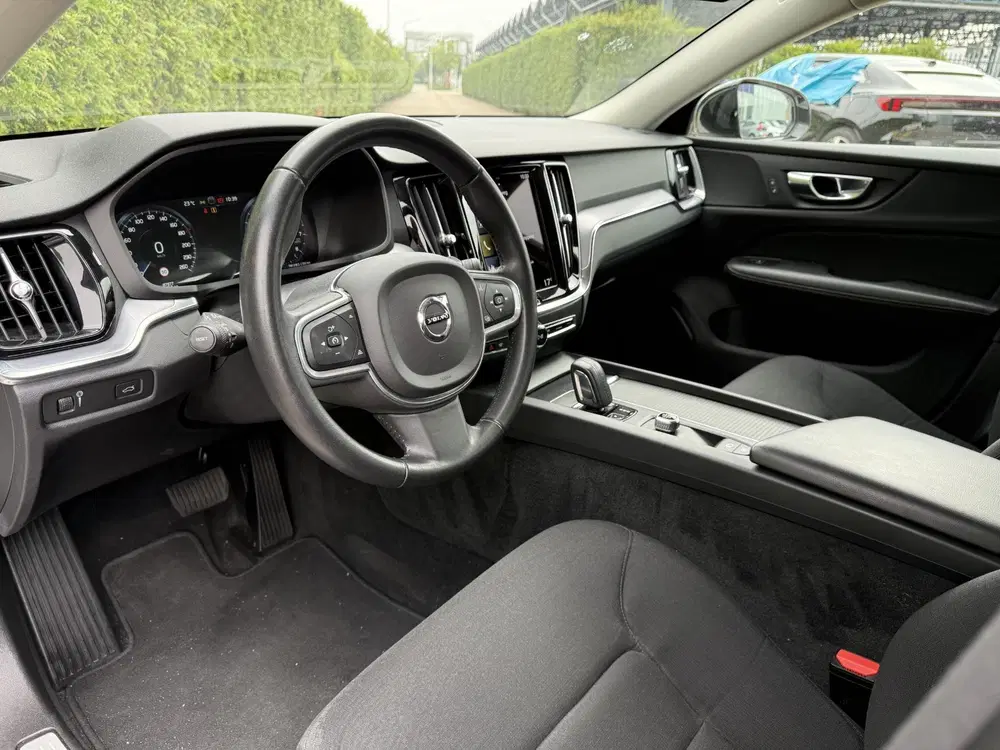 Volvo V60 B3 Momentum Advantage uit 2021, foto 13
