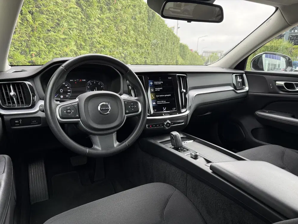 Volvo V60 B3 Momentum Advantage uit 2021, foto 3