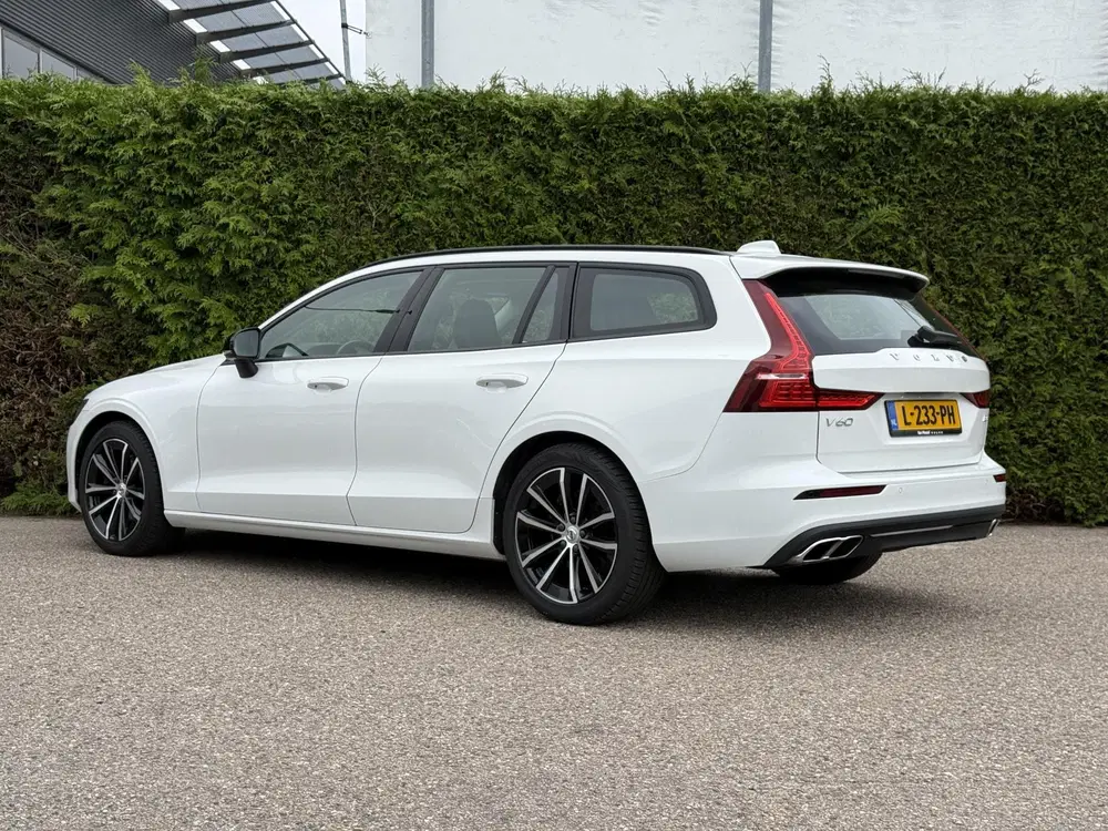 Volvo V60 B3 Momentum Advantage uit 2021, foto 6