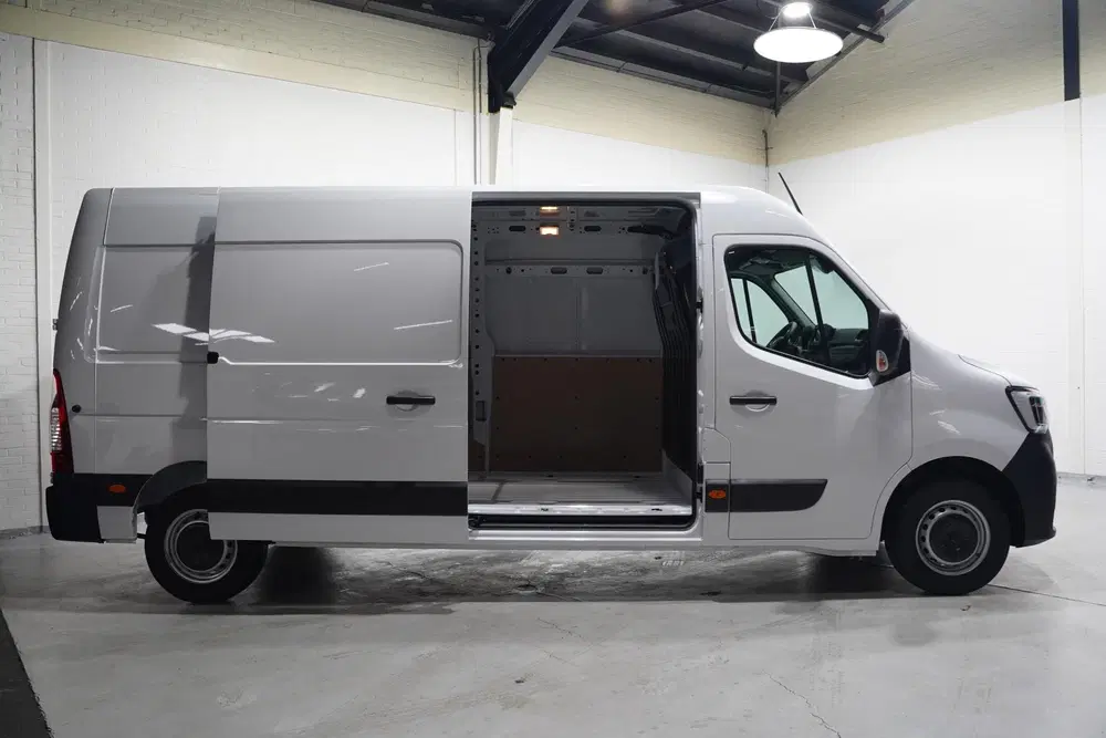 Renault Master 2.3 DCI 135 pk L3H2 Navi uit 2024, foto 9