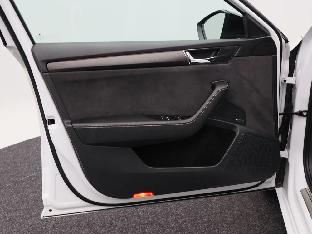 Skoda Superb 1.5 TSi ACT 150 Pk Automaat Sportline Bus uit 2019, foto 19