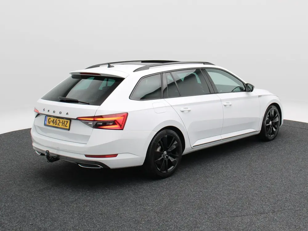 Skoda Superb 1.5 TSi ACT 150 Pk Automaat Sportline Bus uit 2019, foto 2