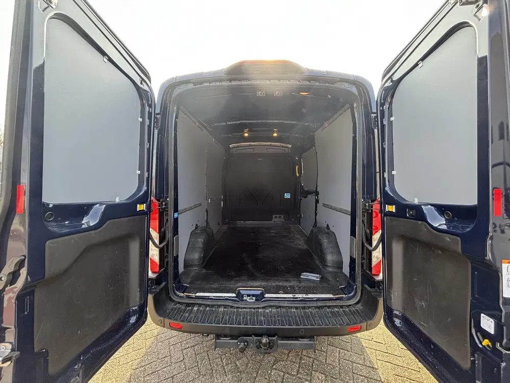 Ford Transit 350 2.0 TDCI L2H2 Trend uit 2024, foto 8