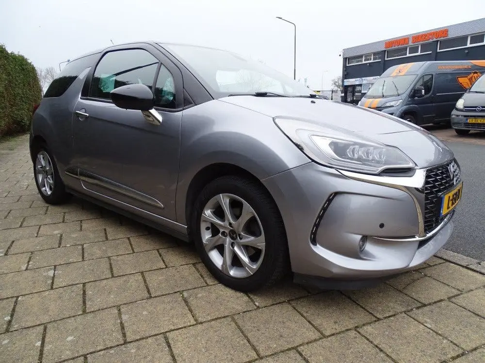 DS Automobiles 3 Ds DS 3 1.2 PT CON. CHIC-Clima-Navi-Led-Blth-Pdc-Came-Trkh uit 2019, foto 4