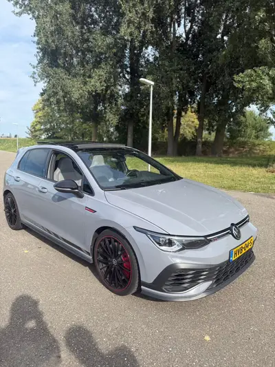 Volkswagen Golf 2.0 TSI 2024 Grijs uit 2024